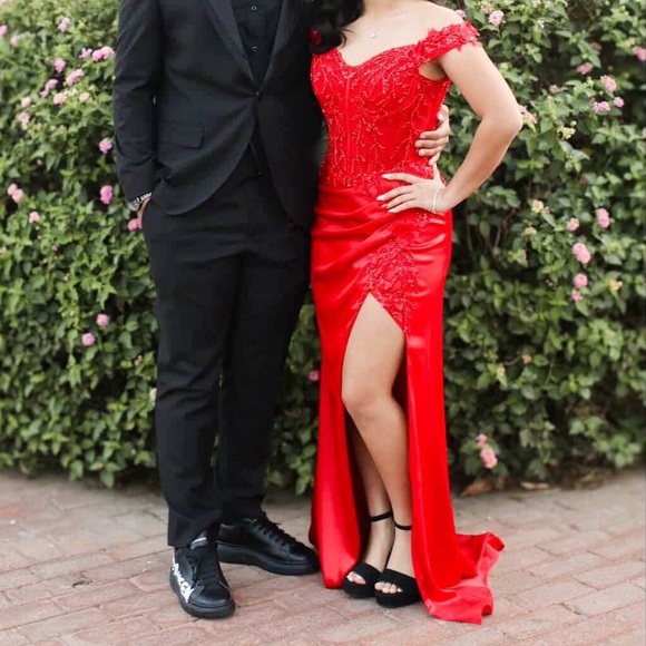 PROM DRESS LA Divine Elegant Red Off-Shoulder - Picture 5 of 10